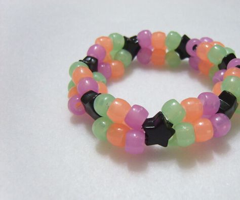 Pony Bead Bracelet Ideas, Pony Beads Bracelet, Halloween Kandi, Pony Bead Jewelry, Bracelets Kandi, Pony Bead Bracelets, Pony Bead Crafts, Kandi Perler, Halloween Colors