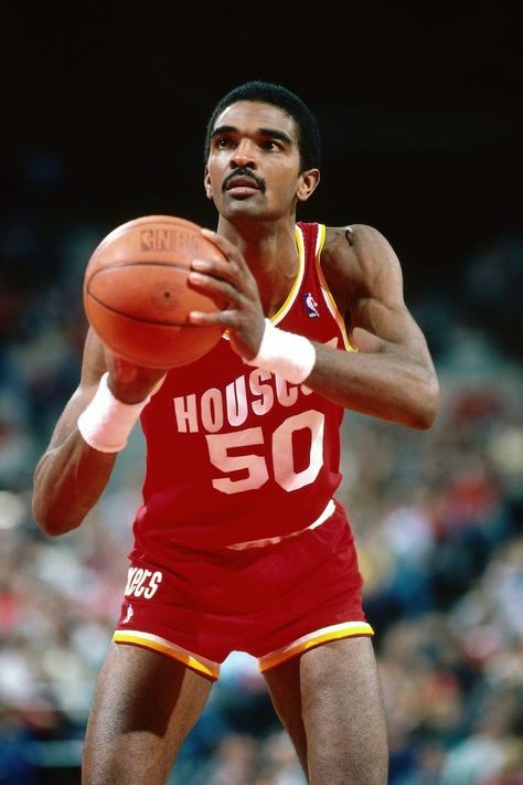 Ralph Sampson Drafted in 1983 Ralph Sampson, Hakeem Olajuwon, Kareem Abdul, Vintage Nba, Hoop Dreams, Vintage Basketball, Nba Sports, Sports Coach, Basketball Star