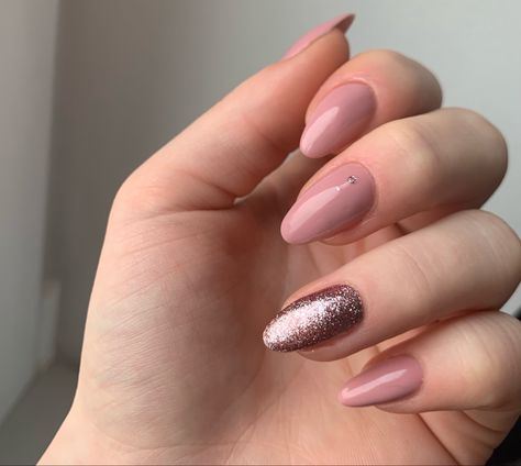 Semilac Classic Nude 004 Neonail Shiny Rose Uv Lack Pink Glitter Nails, Man Hat, Pink Glitter, Glitter Nails, Nail Design, Manicure, Nail Designs, Wedding Inspiration, Nail Art