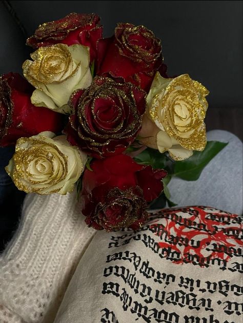 Red, white roses, glitter roses, aesthetic Glitter Roses, Rose Orange, Old Money, Roses, Glitter, Money, Orange, Flowers, Quick Saves