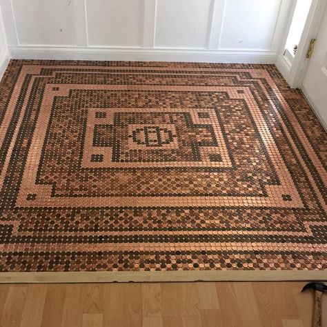 Artist Works On A DIY Project To Create This Stunning Mosaic Floor Out Of 7,500 Pennies Penny Floor Designs, Penny Mosaic, Penny Tile Floors, Penny Floor, Penny Tile, Mosaic Floor Tile, Hallway Designs, Unique Flooring, Diy Flooring