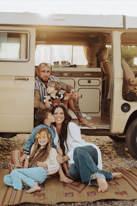 70s Family Photoshoot, Retro Family Photoshoot, Fish Photoshoot, Vintage Family Photoshoot, Family Photo Shoot Outfits, Van Photoshoot, Retro Family Photos, Bus Photoshoot, Cousin Photo Shoots