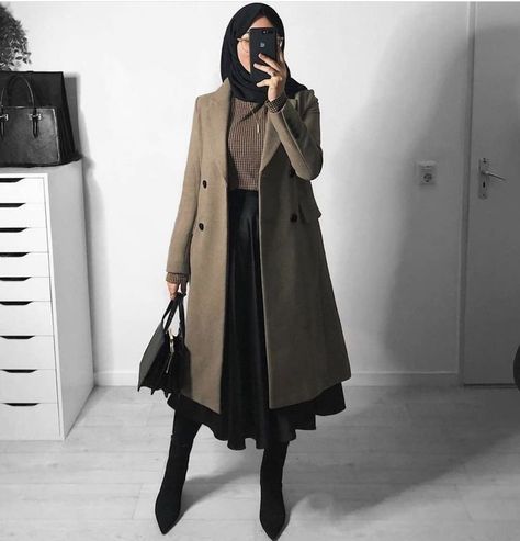 Hijab Outfit Winter, Casual Outfits Ideas, Modest Winter Outfits, Hijab Fashion Summer, Modest Fashion Hijab, Muslim Outfits Casual, Winter Fashion Outfits Casual, Hijabi Fashion Casual, Stylish Work Attire