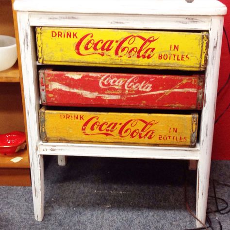 Coke Crates Repurposed, Coke Bottle Crate Ideas, Coke Crate Decor, Vintage Coke Crates Ideas, Upcycle Desk, Antique Coke Cooler, Interior Wall Sconces, Coca Cola Decor, Interior Design Games