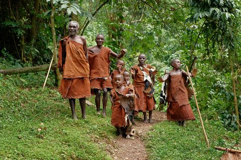 local tribe of Twa or Batwa Pygmies #photographs #ritterbach #travel4pictures Africa Infographic, Tribes Of The World, Africa Tribes, Congo River, Gorilla Trekking, Hunting Women, Mountain Gorilla, Wildlife Safari, African People