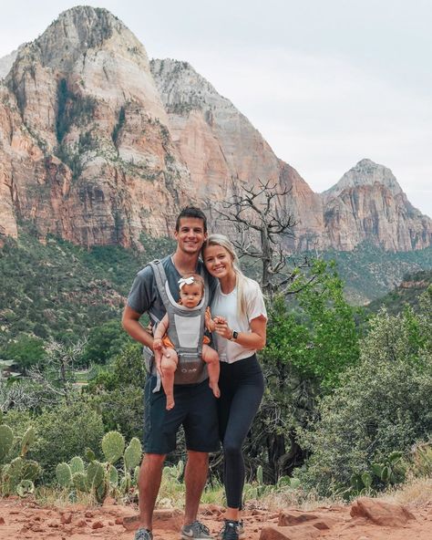 Hiking Family Pictures, Adventure Family Aesthetic, Hiking Family Photoshoot, Family Hiking Photos, Hiking Family, Family Hiking Aesthetic, Hiking Aesthetic Family, Family Hike, Baby Hiking