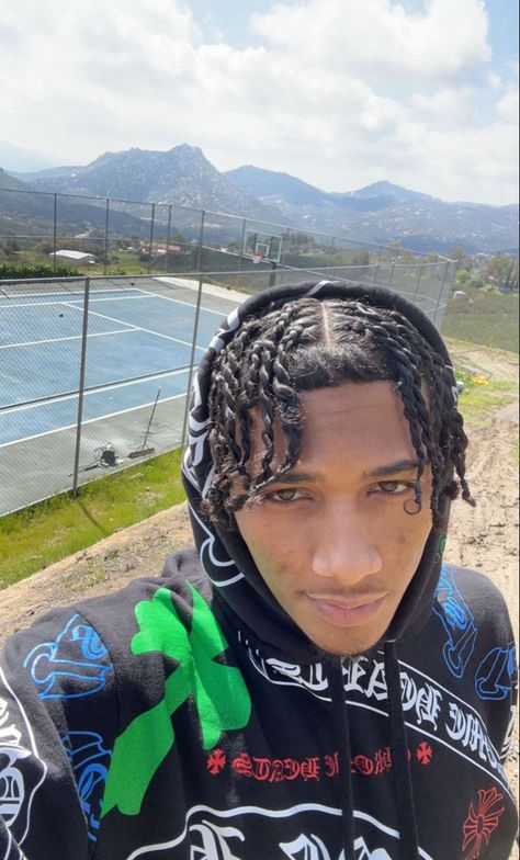 Mikey Williams, Twisted Braids, Hair Twists Black, Hair Twists, Mike Williams, Sagging Pants, Basketball Workouts, Lamelo Ball, Money And Happiness