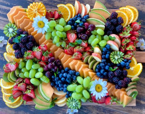 Round Fruit Charcuterie Board, Fruit Board Wedding, Fruit Carcurie Board Ideas, Large Fruit Tray, Rectangle Fruit Platter, Spring Fruit Platter, Boho Fruit Display, Aesthetic Fruit Platter, Fruit Board Platter