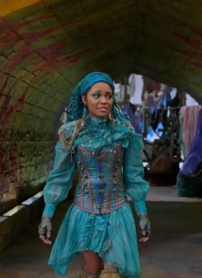 Descendants Uma Outfits, Uma Descendants Outfit, Uma Outfit Descendants, Uma Descendants Costume, Uma Cosplay, Descendants Outfit Ideas, Descendants Shifting, Action Outfits, Descendants Fashion