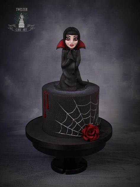 Vampire cake by Twister Cake Art Vampire Birthday Cake, Vampire Birthday, Vampire Cake Ideas, Vampire Cake Birthday, Vampire Cake, Vampire Cakes Birthday, Gothic Birthday Cakes, Goth Cakes, Gothic Cake