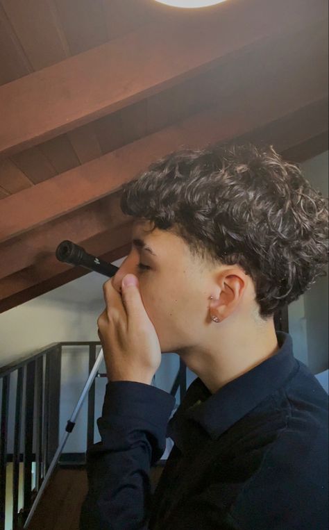 Mid Length Hairstyle Men, Mid Length Curly Hair Men, Low Drop Fade Curly Hair, Mid Taper Fade Haircut Curly, Low Taper Curly Hair, Mid Length Hair Men, Mid Length Curly Hair, V Shaped Haircut, Fade Haircut Curly Hair