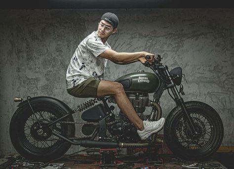 Bobber Motorcycle Diy, Super Meteor 650, Royal Enfield Classic 350cc, Bullet 350, Classic 350 Royal Enfield, Xs650 Bobber, Moto Wallpapers, Royal Enfield Accessories, Enfield Bike