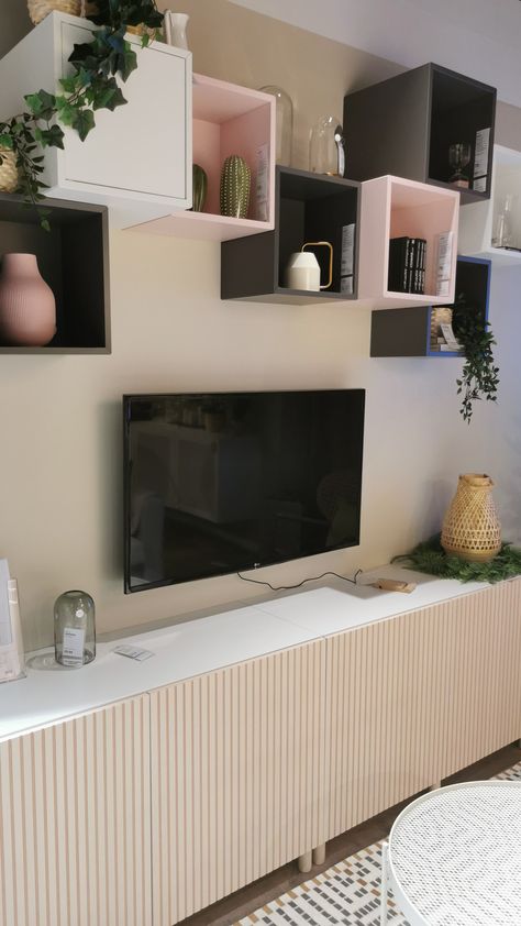 Bestå Björköviken IKEA. Tv. Eket IKEA. Living room inspiration. Filmed by Mauritz Interior & Design at IKEA. Ikea Eket Living Room Tv, Tv Unit Design Ikea, Ikea Shelves Wall Shelves Living Room, Beata Ikea Tv, Eket Ikea Tv Wall, Eket Wall Mounted Ideas, Ikea Eket Tv, Eket Ikea Tv, Eket Tv Wall