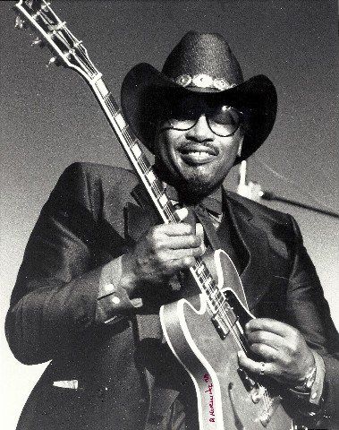 Rush. Otis Rush.  photocredit: David Horowitz Blues Singers, V Guitar, Flying V Guitar, Gibson Flying V, Albert King, White Tigers, Classic Blues, Guitar Magazine, Les Paul Guitars