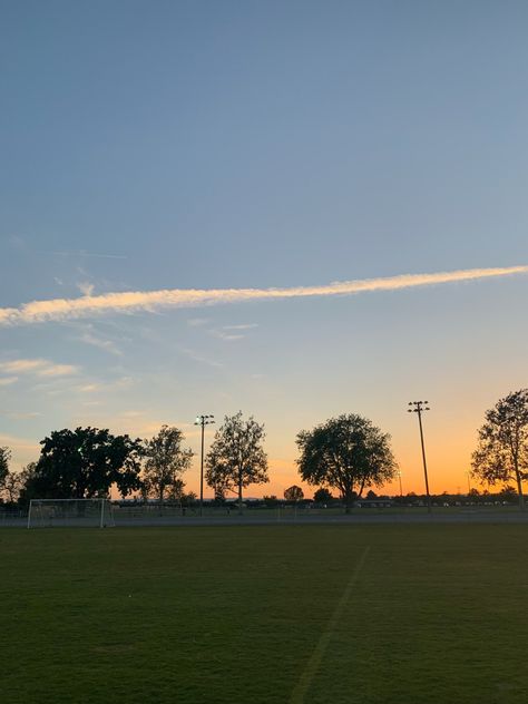 #summer #soccer #futbol #training #aesthetic #practice #sunset #originalpics #photography #originalphoto Soccer Practice Aesthetic, Practice Aesthetic, Training Aesthetic, Summer Soccer, Album Cover Wallpaper Collage, Arizona Sunset, Soccer Practice, Cover Wallpaper, Wallpaper Collage