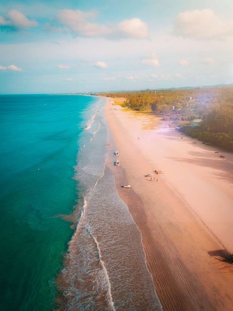 Nilaveli Beach in Sri Lanka Wallpaper Beautiful Nature, Sri Lanka Beach, Best Beaches To Visit, Photography Wildlife, Wallpaper Beautiful, Beach Bucket, Natural Photography, Sri Lanka Travel, Exotic Beaches