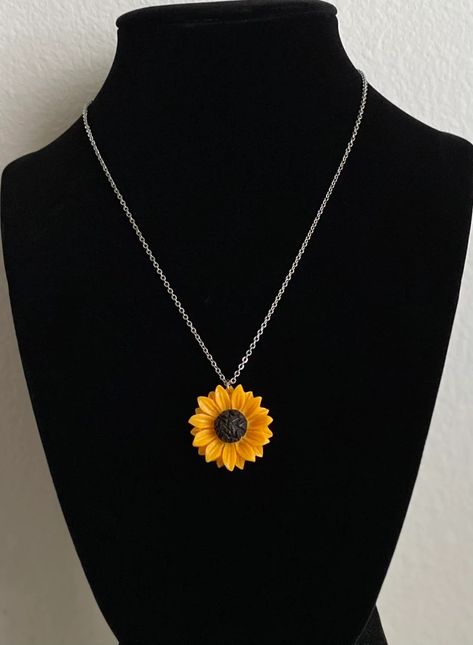 Resin Sunflower Necklace, Sunflower Pendant Necklace, Stainless Steel Necklace, Dainty Sunflower Necklace - Etsy Resin Sunflower, Sunflower Accessories, Sunflower Pendant, Sunflower Necklace, Cable Chain Necklace, Pendant Necklace Gold, Neck Chain, Necklace Dainty, Steel Necklace