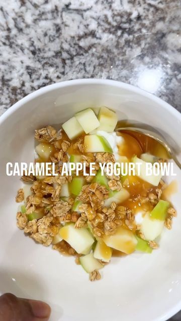 Lysa Jae 🖤 on Instagram: "The Perfect Snack 🍏😋  Your choice of yogurt  Green apples  Granola Caramel   If you want to spice it up add mix nuts or even cheesecake bites. 🤤  #snack #caramelapple #yogurtbowl #caramelappleyogurtbowl #greenapple #proteinbowl #healthysnacks #healthyfood #eatinghealthy #foodhacks" Apple Yogurt, Yogurt Oatmeal, Protein Bowl, Oat Bowls, Protein Bowls, Yogurt And Granola, Green Apples, Yogurt Bowl, Spice It Up