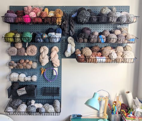 Peg Board Yarn Wall, Yarn Storage Small Space, Pegboard Yarn Storage, Crochet Peg Board, Craft Room Crochet, Yarn Pegboard, Wool Storage Ideas, Yarn Wall Storage, Yarn Storage Wall