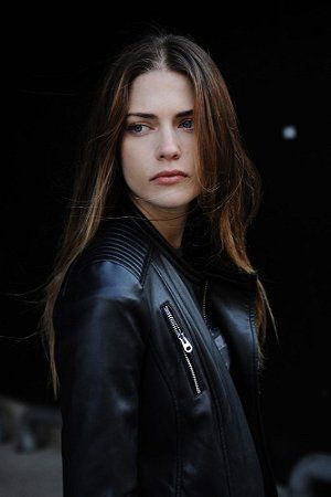 Beautiful German Faces - Laura Berlin list Laura Berlin, German Girls, German Beauty, German Women, Hd Pictures, 인물 사진, Black Leather Jacket, Famous Celebrities, Character Inspo