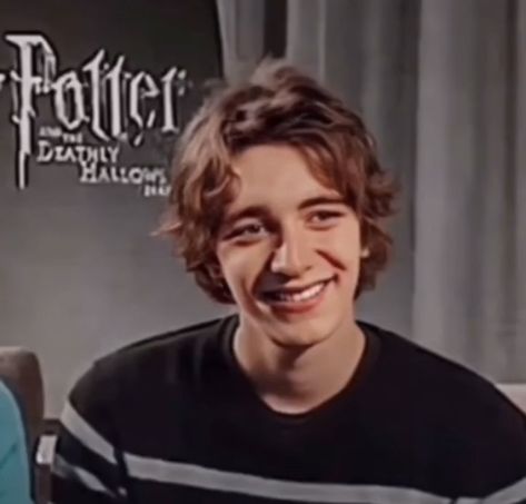 Phelps Twins, Oliver Phelps, Fred And George Weasley, Harry Potter Scene, Weasley Twins, Fred Weasley, George Weasley, Harry Potter Pictures, Joe Keery