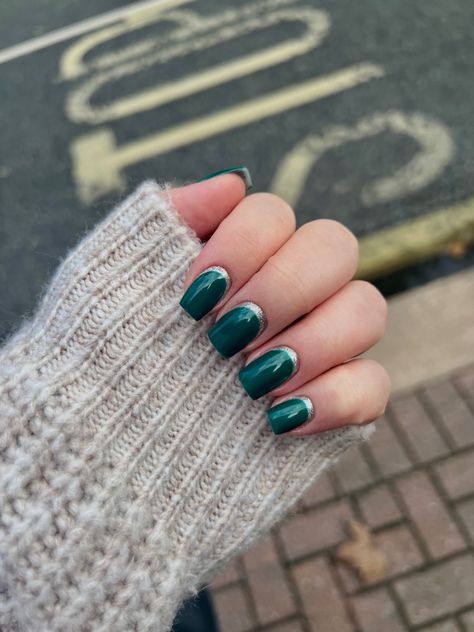 Slytherin nails Slytherin Nails, Nail Inspo Short, Cute Gel Nails, Short Nails, Nail Inspo, Gel Nails, Harry Potter, Nail Polish, Nails