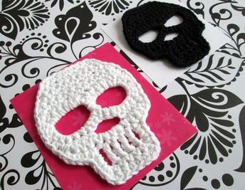 Standout Skull Motif - Free Crochet Pattern 💀 #crochet #skull Crochet Skull Free Pattern, Crochet Bone Pattern Free, Crochet Skull Patterns Free, Crochet Skeleton Applique, Crochet Skull Coaster, 3d Skull Crochet Pattern, Skull Motif Crochet Pattern, Crochet Skull And Crossbones Pattern, Crochet Skeleton