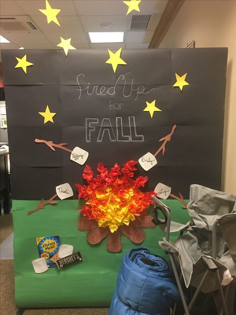 Campfire Door Decorations, Bonfire Bulletin Board, S’more Bulletin Board Ideas, Camp Fire Bulletin Boards, Campfire School Theme, S'more Classroom Door Decoration, Dipping Into Fall Bulletin Board, Campfire Bulletin Board Ideas, Bulletin Board Fireplace