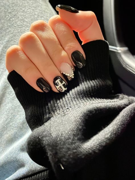 Mcr Inspired Nails, My Chemical Romance Nail Art, Mcr Nails Acrylic, Short Nails Art Black, Emo Black Nails, My Chemical Romance Nails, Nail Grunge, Dark Nails Aesthetic, Black Emo Nails