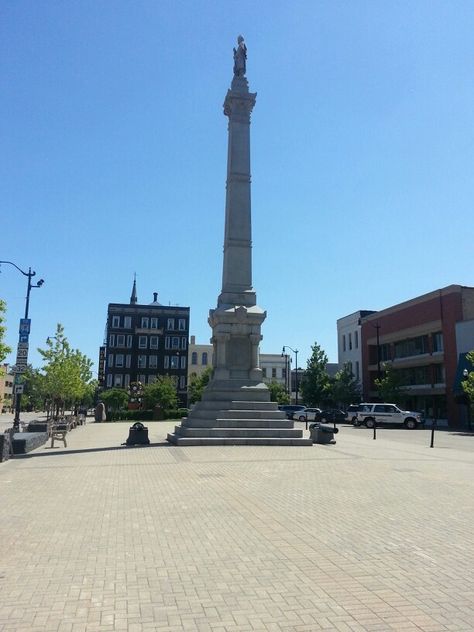 Monument square. Racine, Wisconsin 2014 Racine Wisconsin, Main Dish, Statue Of Liberty, Wisconsin, Monument, Maine, New Homes, Statue, Square