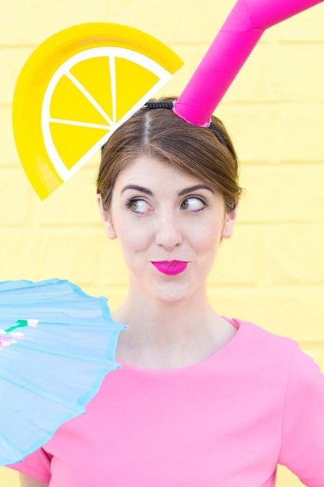 DIY Tropical Drink + Pool Boy Couples Costume | studiodiy.com Lemonade Costume Diy, Lemon Costume Diy, Lemonade Costume, Margarita Costume, Lemon Costume, Lemonade Outfit, Tropical Party Outfit, Modest Halloween Costumes, Mardi Gras Hat