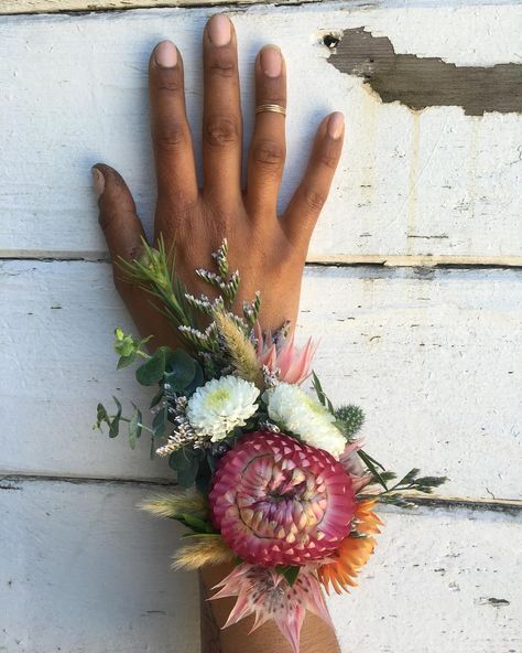 Desert mountain wrist corsage . . . . #pursuepretty #madeinoakland #sfwedding #garden #flowers #florals #bespoke #weddingflowers #wedding #weddinginspo #localgrown #flashesofdelight #yosemitewedding #rusticwedding #natural #organic #pursuepretty #instagood #flowergram #corsage #wristcorsage #bayarea #flowerporn #design #rustic Wrist Corsage Wedding Mothers, Corsage Wedding Mother, Wrist Corsage Wedding, Corsage Ideas, Sf Wedding, Yosemite Wedding, Wedding Flower Ideas, Ideas For Weddings, Corsage Wedding