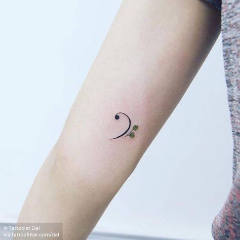 Bass Clef Tattoo, Cello Tattoo, Clef Tattoo, Small Music Tattoos, Simple Tattoos For Women, Mommy Tattoos, Music Tattoo Designs, Bass Clef, Upper Arm Tattoos