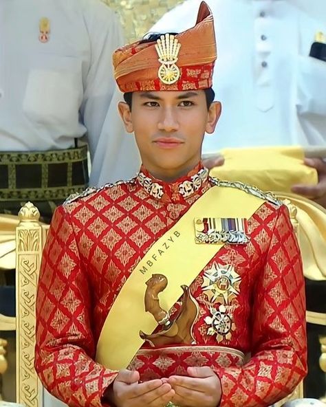 Mbfazyb (@mbfazyb_) • Instagram photos and videos Prince Of Brunei, Prince Abdul Mateen Of Brunei, Money Philippines Pictures, Money Philippines, Prince Abdul Mateen, Philippines Pictures, Prince Mateen, Abdul Mateen, Royal Houses