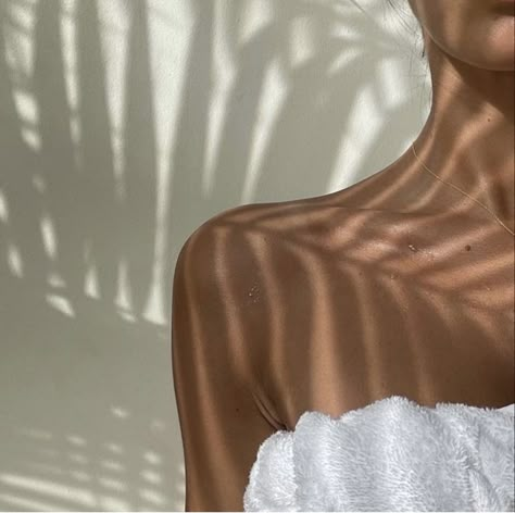 Glowy Skin Aesthetic, Spray Tan Aesthetic, Spray Tan Marketing, Content Background, Greece Aesthetics, Teaching Safety, Massage Images, Holiday Skin, Slow Beauty