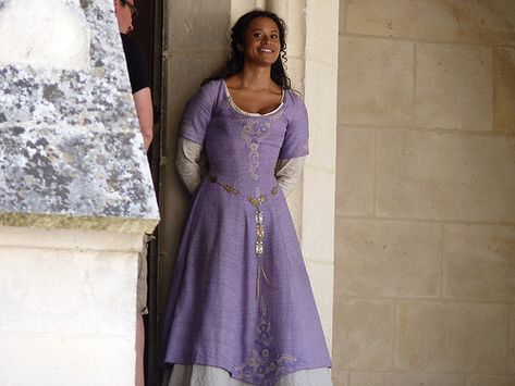 Gwen from Merlin in purple dress. Merlin Gwen, Merlin Cosplay, Arthur And Gwen, Guinevere Dress, Angel Coulby, Dinner Gown, Last Unicorn, Colin Morgan, Vintage Corset