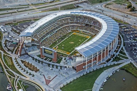 Football Stadium Design, Mclane Stadium, Sports Facility Architecture, Architecture University, Mc Build Ideas, Sports Architecture, World Cup Stadiums, Sports Facility, Mlb Stadiums