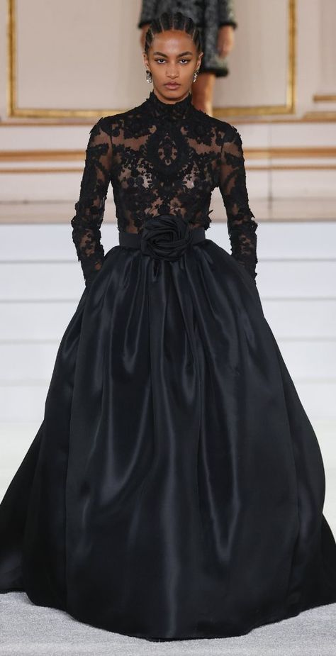 Carolina Herrera Dresses, Gala Dress, Evening Skirts, Modest Wedding, Long Skirts For Women, فستان سهرة, Elegant Skirt, Fabulous Dresses, 2023 Collection