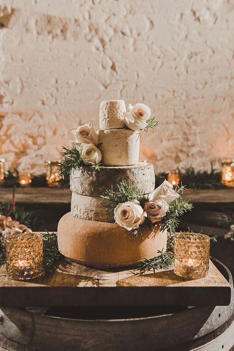 Cheese Tower, Vintage Pasta, Cheesecake Wedding Cake, Wedding Cheesecake, Blush Wedding Cakes, Cheese Wedding Cake, Vegan Wedding Cake, Big Wedding Cakes, Wedding Cake Alternatives