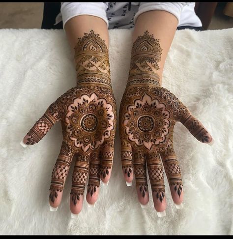 Mehndi Design Inside Hand, Inside Mehndi Designs, Mehndi Designs For Kids, Mehndi Art Designs, Mehndi Designs Book, Mehndi Art, Henna Mehndi, Mehndi Designs For Hands, Henna Art