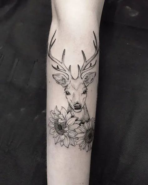 Floral Deer Tattoo, Hirsch Tattoo Frau, Antler Tattoos, Doe Tattoo, Deer Tattoo Designs, Stag Tattoo, Cowgirl Tattoos, Country Tattoos, Tatoo Inspiration