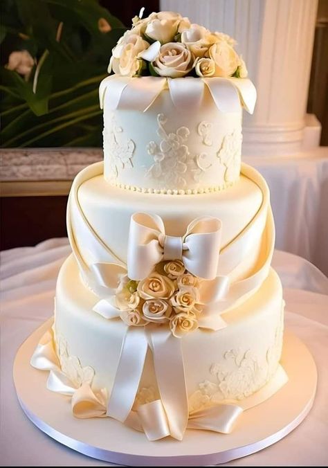 Quinceañera Cake Ideas, Cake Quinceanera, White And Gold Cake, Wedding Cakes Simple, Wedding Cake Simple Elegant, Large Wedding Cakes, Cakes Simple, Quinceanera Cakes, Large Wedding