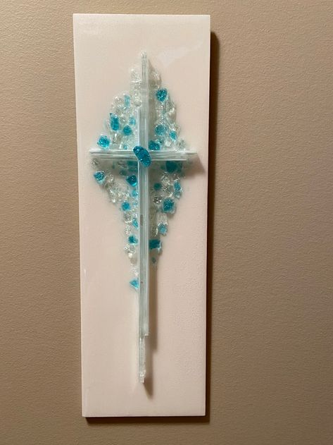 Crushed Glass Art, Cross Ideas, Resin Cross, Popcorn Tin, Glass Cross, Glass Fusing Projects, Crushed Glass, Heart Frame, Glass Frames