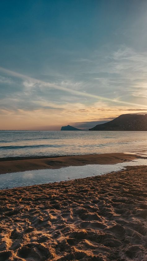 The sea and the rocks, sunrise by the sea, sunset by the sea, sea photography, nature photography, sea landscape, spain Sunset By The Sea, Sea Landscape, Sea Photography, Lovely Places, Sea Sunset, Sea Photo, Concept Board, South Seas, Still Water