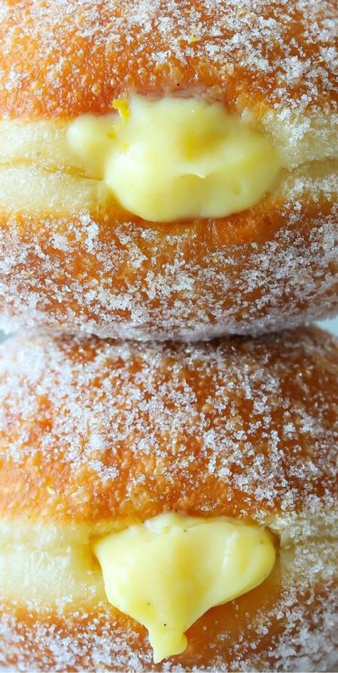 These sourdough cream filled doughnuts are deliciously light and soft – filled with a creamy and rich vanilla pastry cream. Scrumptious! Polish Donut, Italian Donuts, Natural Eating, Pastry Cream Filling, Fried Chicken Sandwich, Cooking Homemade, Food Easy, Doughnut Recipe, Homemade Italian