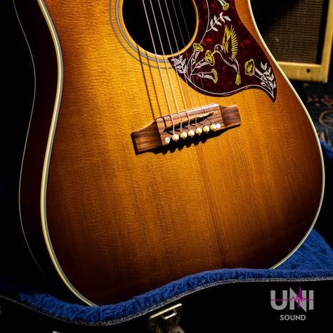 A used Gibson Hummingbird has arrived. Made in 2015. Alongside the J-45, the Hummingbird is one of Gibson   s most iconic acoustic guitars.This parti... Gibson Hummingbird, Drum Keys, Gibson Epiphone, Gibson Sg, Teenage Engineering, Epiphone Les Paul, Snare Drums, Fender Jaguar, Fender Bass