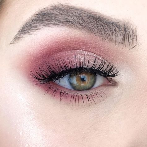 Pink Dark Makeup Looks, Valentines Day Makeup Simple Pink, Dark Pink Makeup Looks, Dark Pink Makeup, Machiaj Smokey Eyes, Rosa Make-up, Make Up Designs, Best Eyeliner, Beauty Make-up