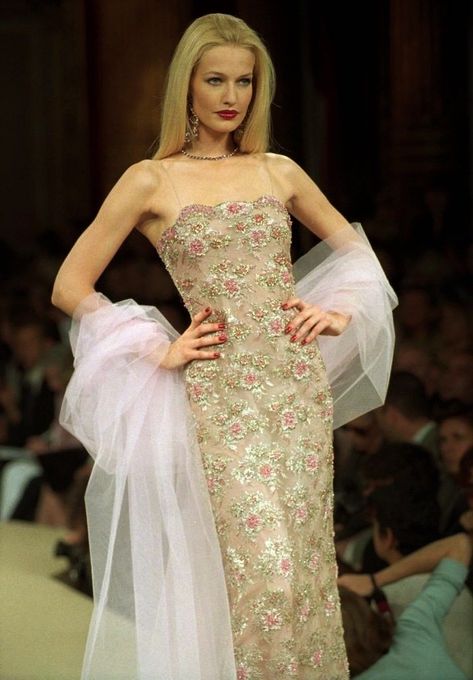 Vintage Couture Dresses, 90s Couture, 2000 Runway, Ysl Couture, Saint Laurent Couture, Dreamy Outfits, Fashion Infographic, Karen Mulder, Yves Saint Laurent Couture