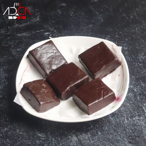 Indian Chocolate, Chocolate Barfi, Sweet Mithai, Desserts Indian, Chocolate Burfi, Chocolate Milk Powder, Easy Indian Dessert Recipes, Easy Indian Dessert, Best Indian Recipes