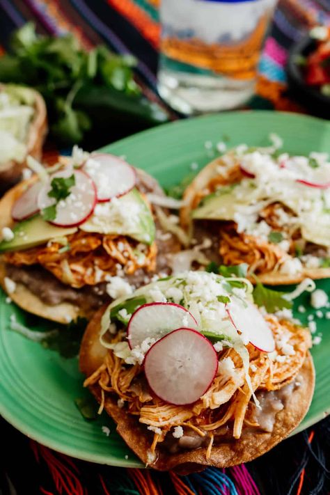 Bueno Recipes, Tinga Recipe, Chicken Tinga Recipe, Cowboy Steak, Chicken Tinga, Mexican Shredded Chicken, Latin Dishes, Healthy Casserole, Homemade Corn Tortillas